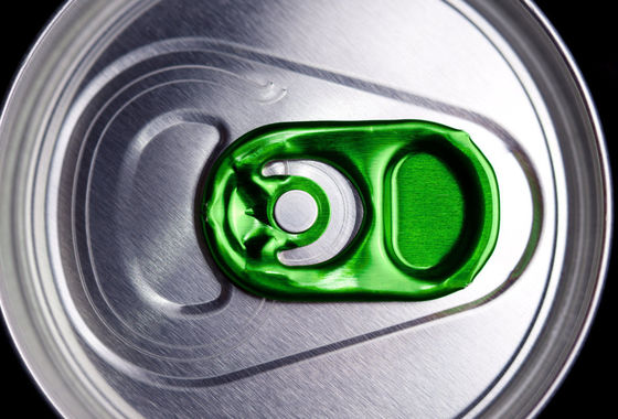 La poder de aluminio corta que recicla, de las latas de aluminio refresco 250ml conserva la impresión de encargo